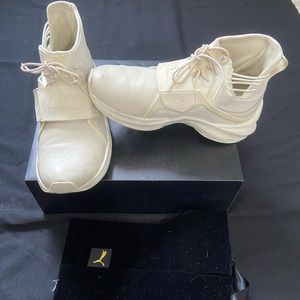 Authentic Rihanna The Trainer Hi by Fenty size 5.5